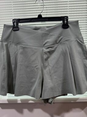 Yogalicious Lux Meredith Shorts sage Green Womens Size XL
